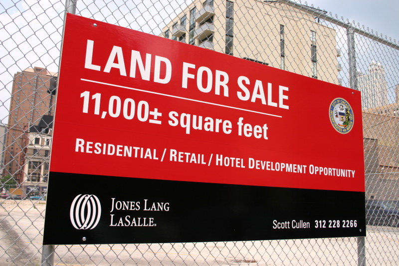 Fence and building mounted Alumalite panel board sign